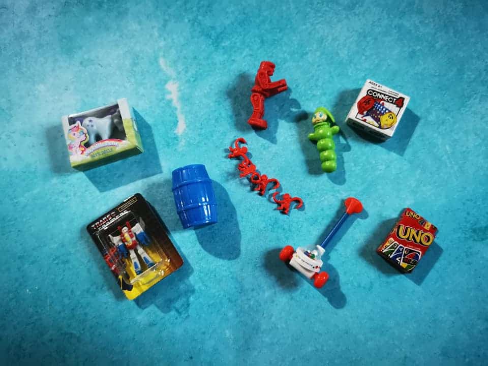 https://tiredmummyoftwo.co.uk/wp-content/uploads/2021/08/micro-toy-box-mini-collectables-for-big-imaginations-ad.jpg