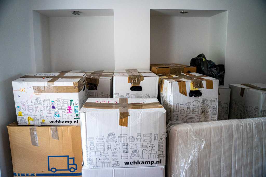 tips for moving to a new home as a parent a survival guide to london scaled